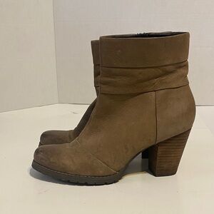 Clarks Light Brown Ankle Boots.